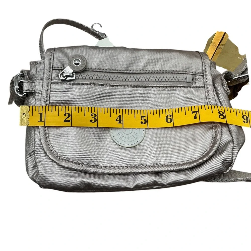 Kipling lightweight travel material