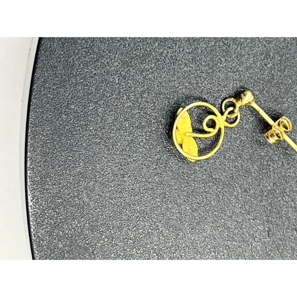 Black Hills Gold designs jewelry tones