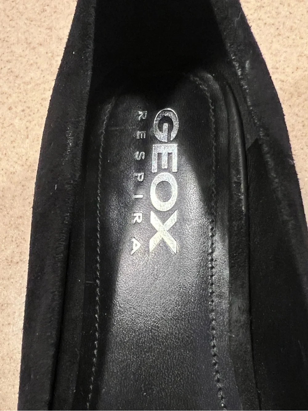 Geox 1” signs