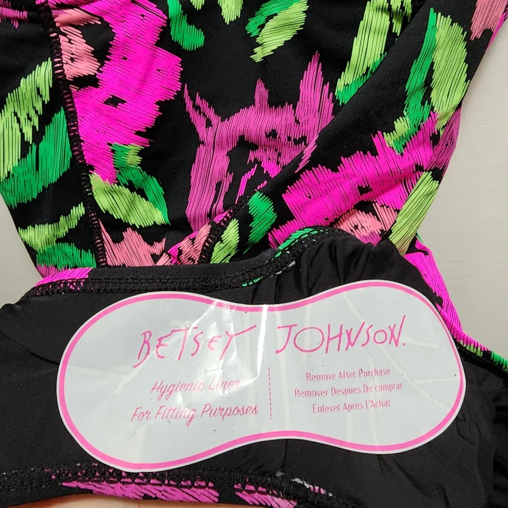 Betsey Johnson new tag