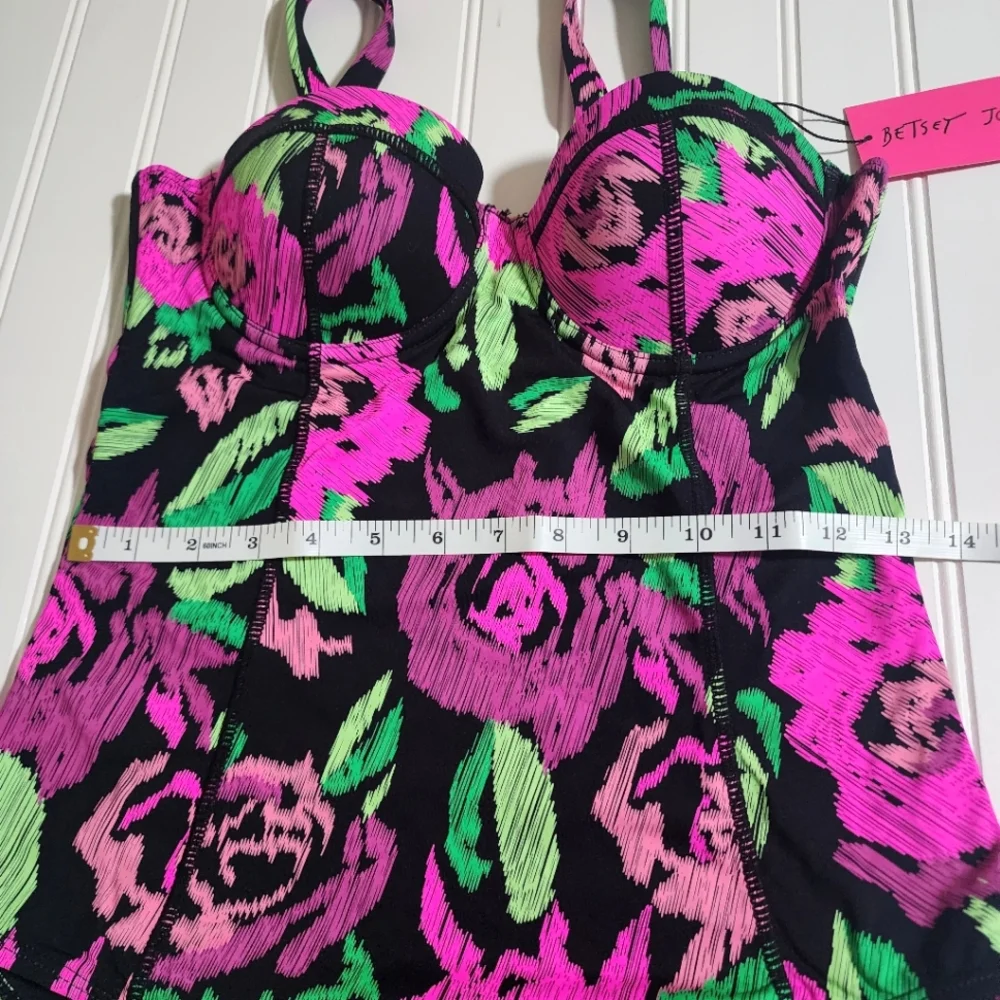 Betsey Johnson new tag