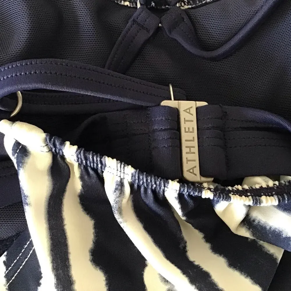 Athleta blue has bra