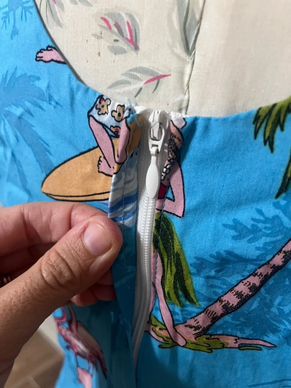 Hawaii Hangover bright turquoise