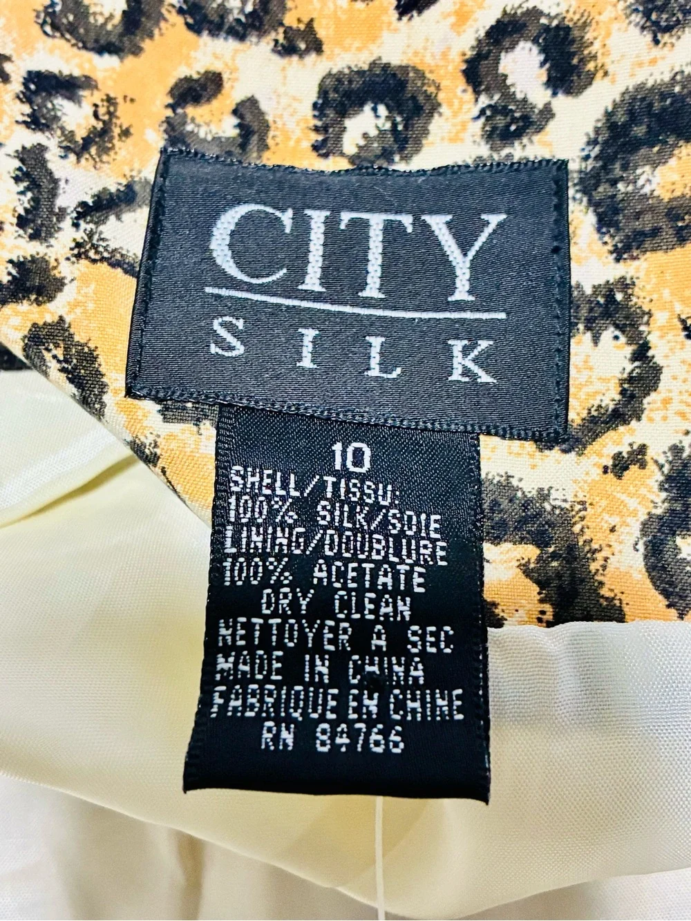 City Silk button your looks