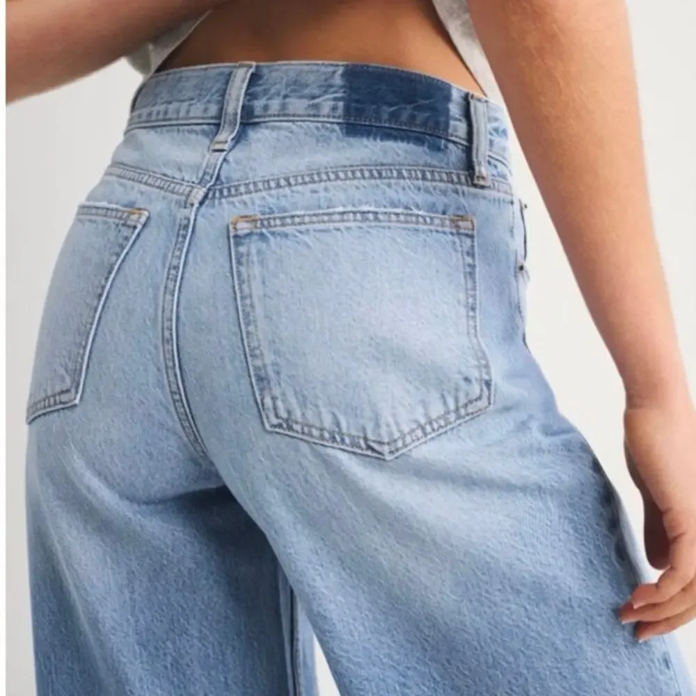 Abercrombie & Fitch excellent