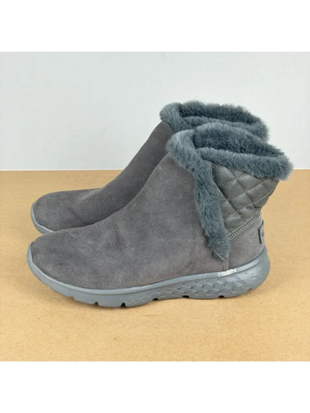 Skechers casual rips style