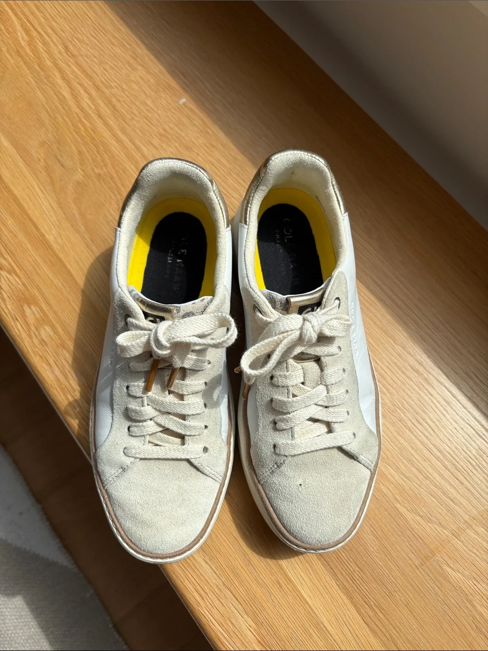 N/A many sneakers