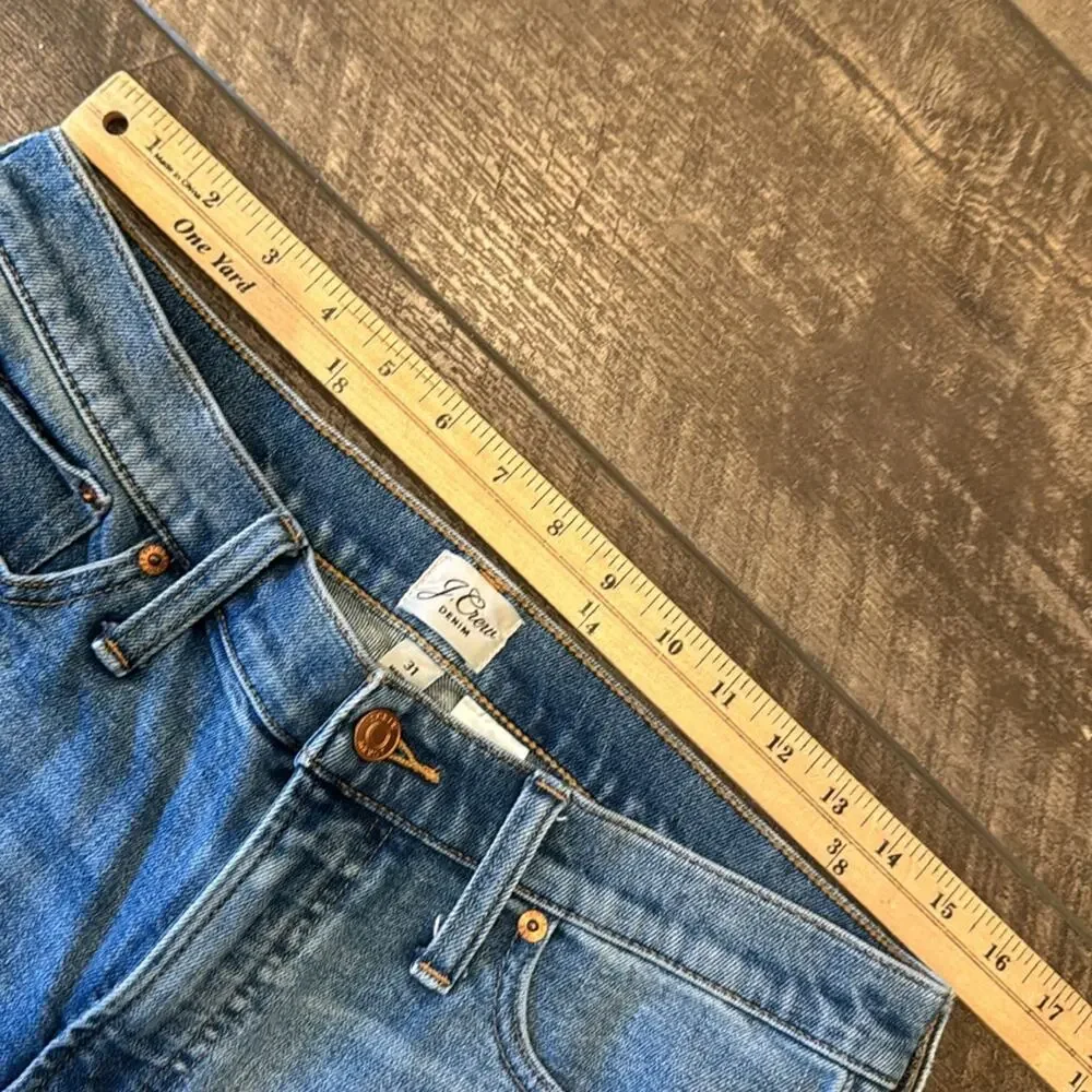 J. Crew button flaws elastane