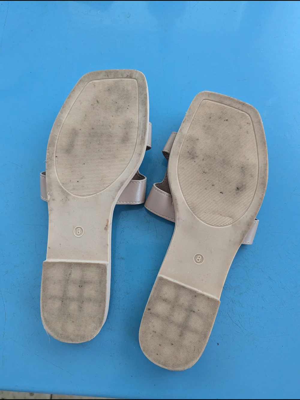 Burness berness beige