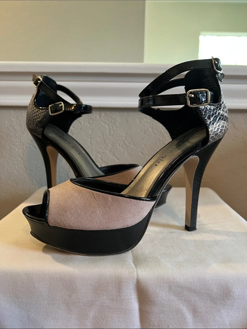 Madden Girl girl casual sandals