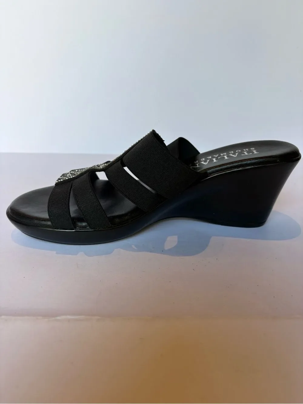 Italian Shoemakers wedge black detail