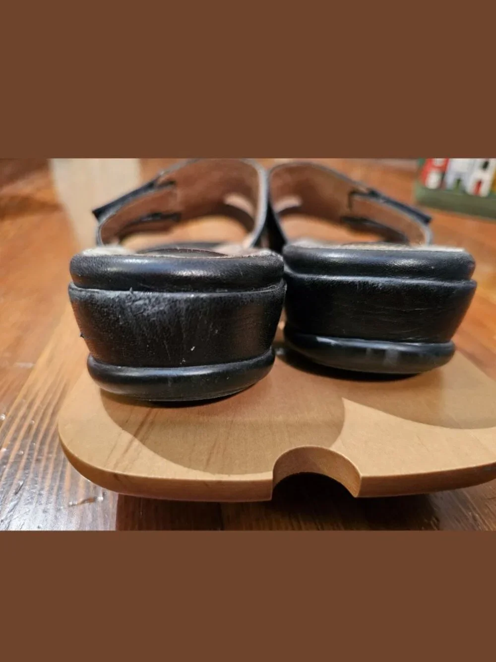 Clarks toes collection hold