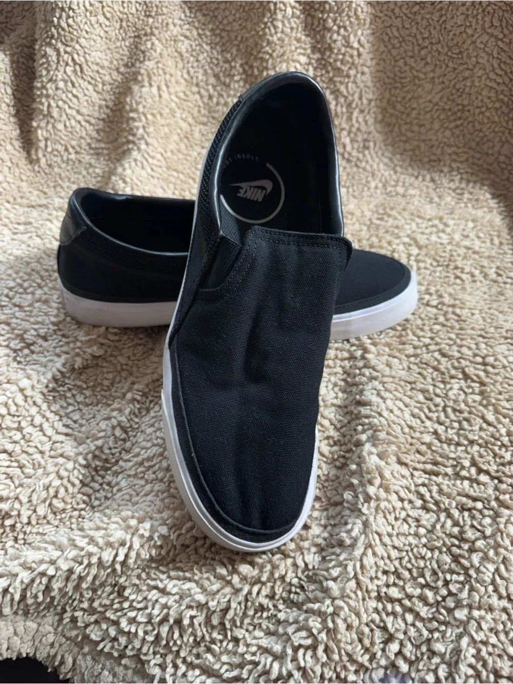 Nike silhouette easy subtle