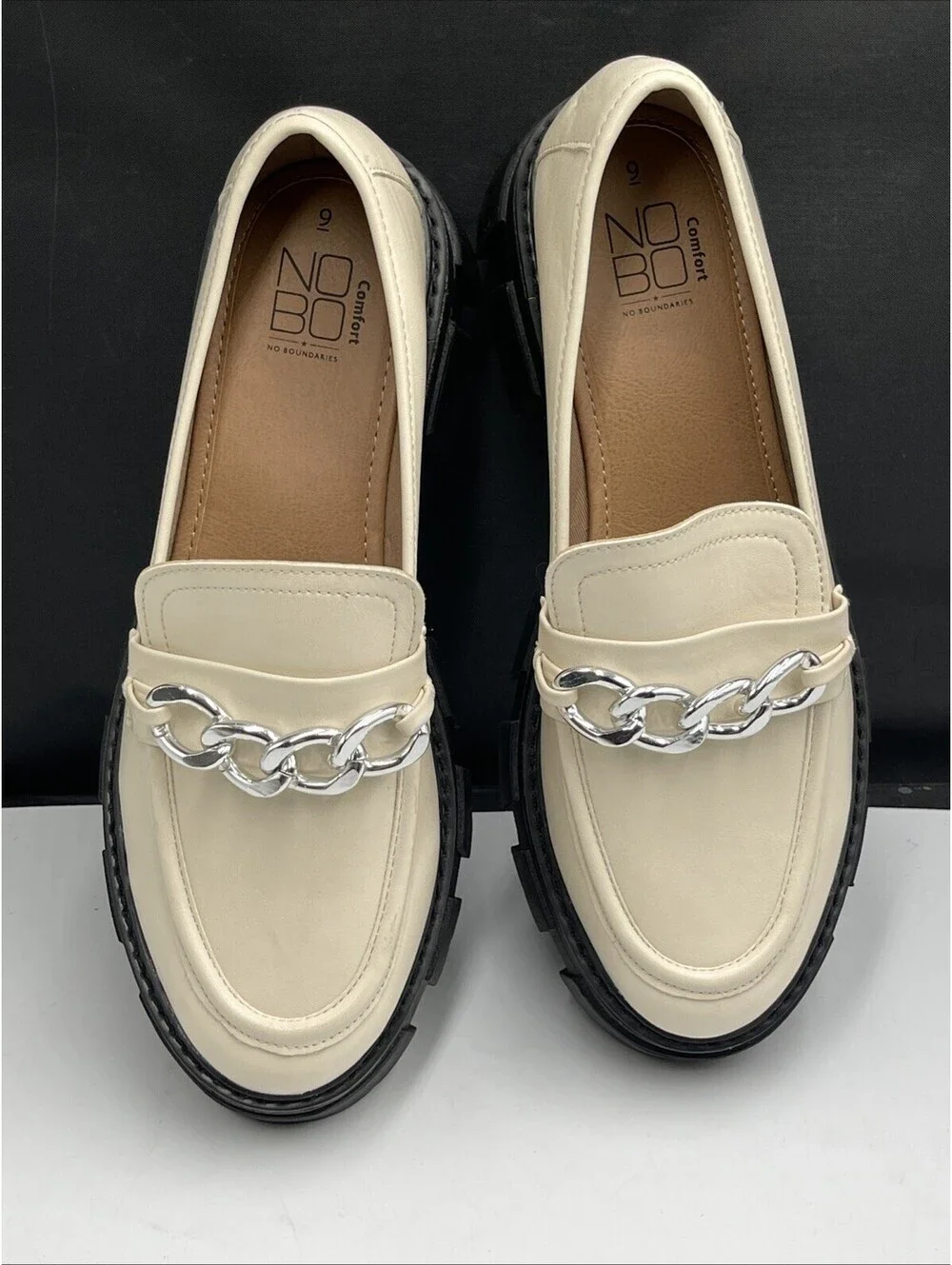 No Boundaries round casual cream