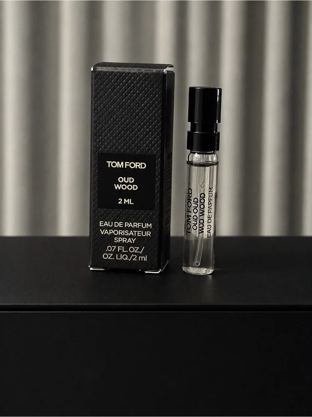 Tom Ford Oud Wood Sample Spray – Black
