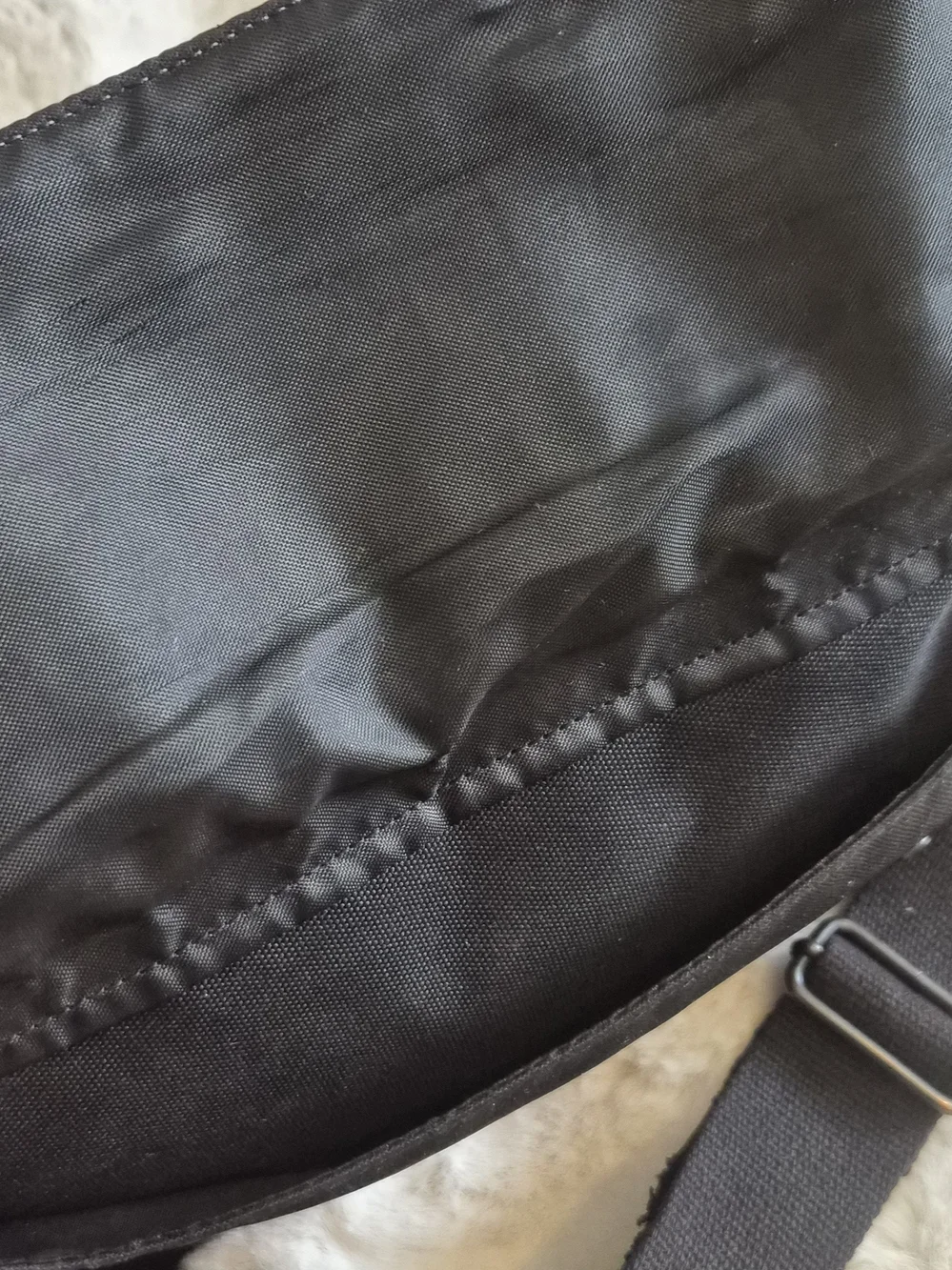 Roots canada black