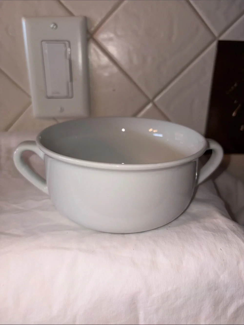 Like new Williams-Sonoma Essential White Cream Soup Bowls Chowder Bowls set of 6