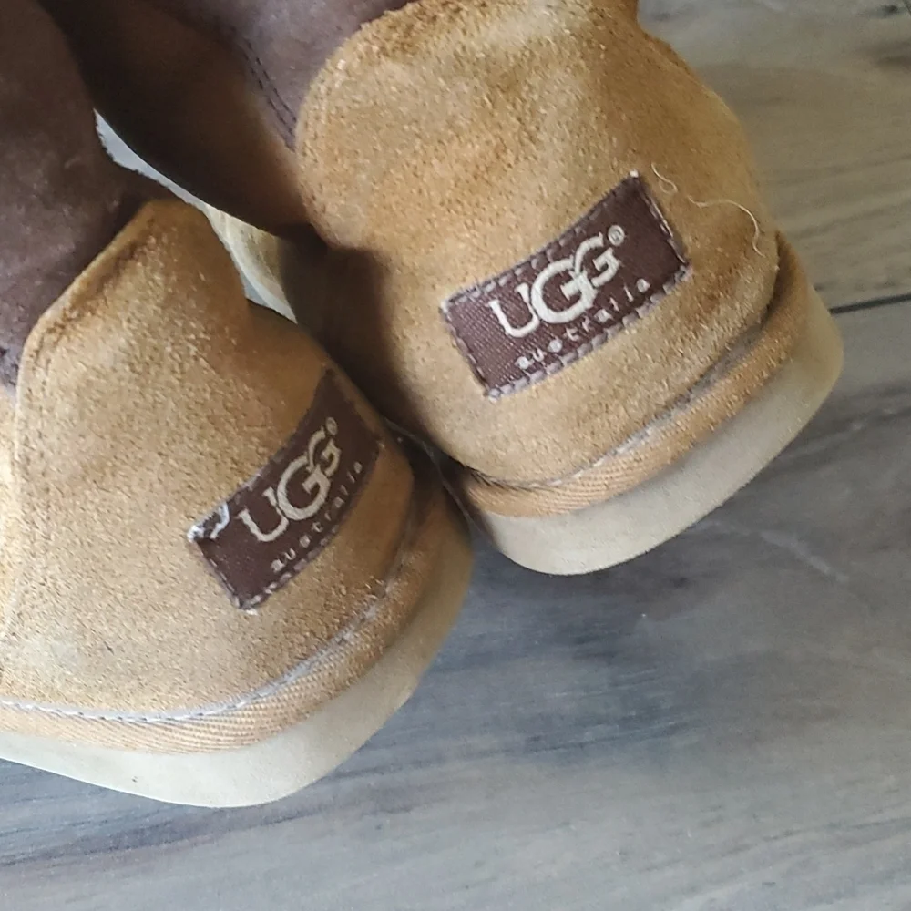UGG good suede