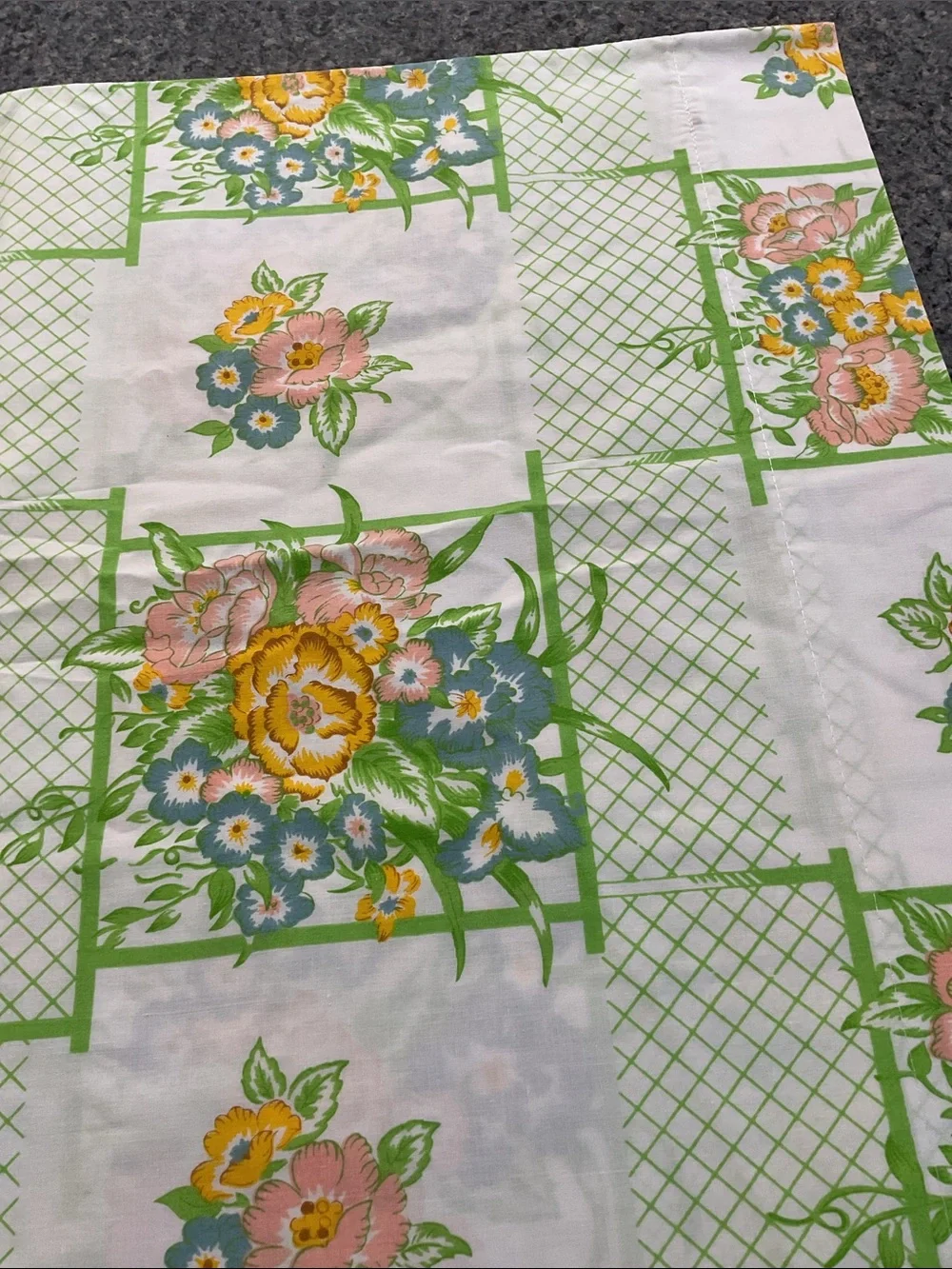 Multi vintage makers cotton pillowcases