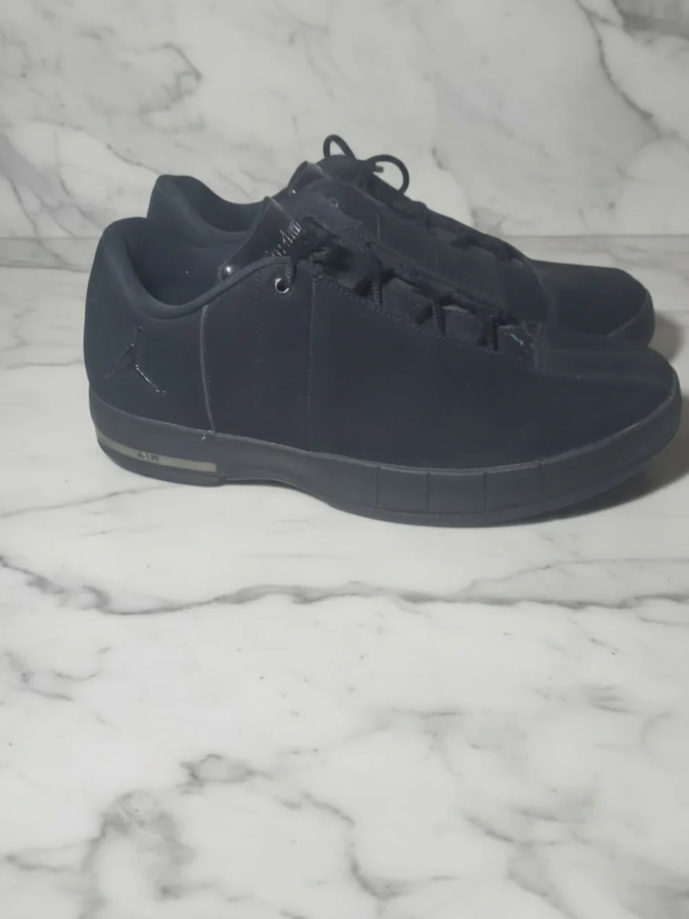 Jordan Low Top Sneakers in Black