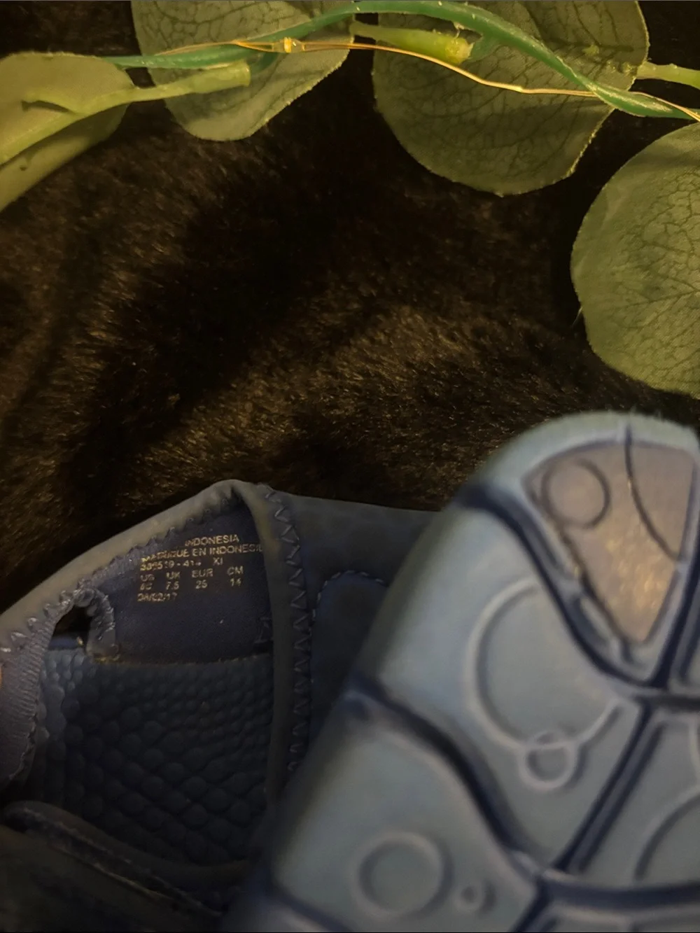 Nike comfortable slides