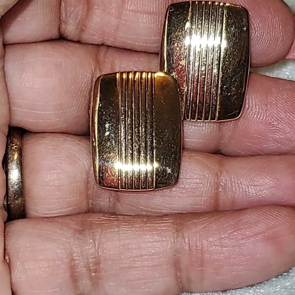 None sophisticated gold