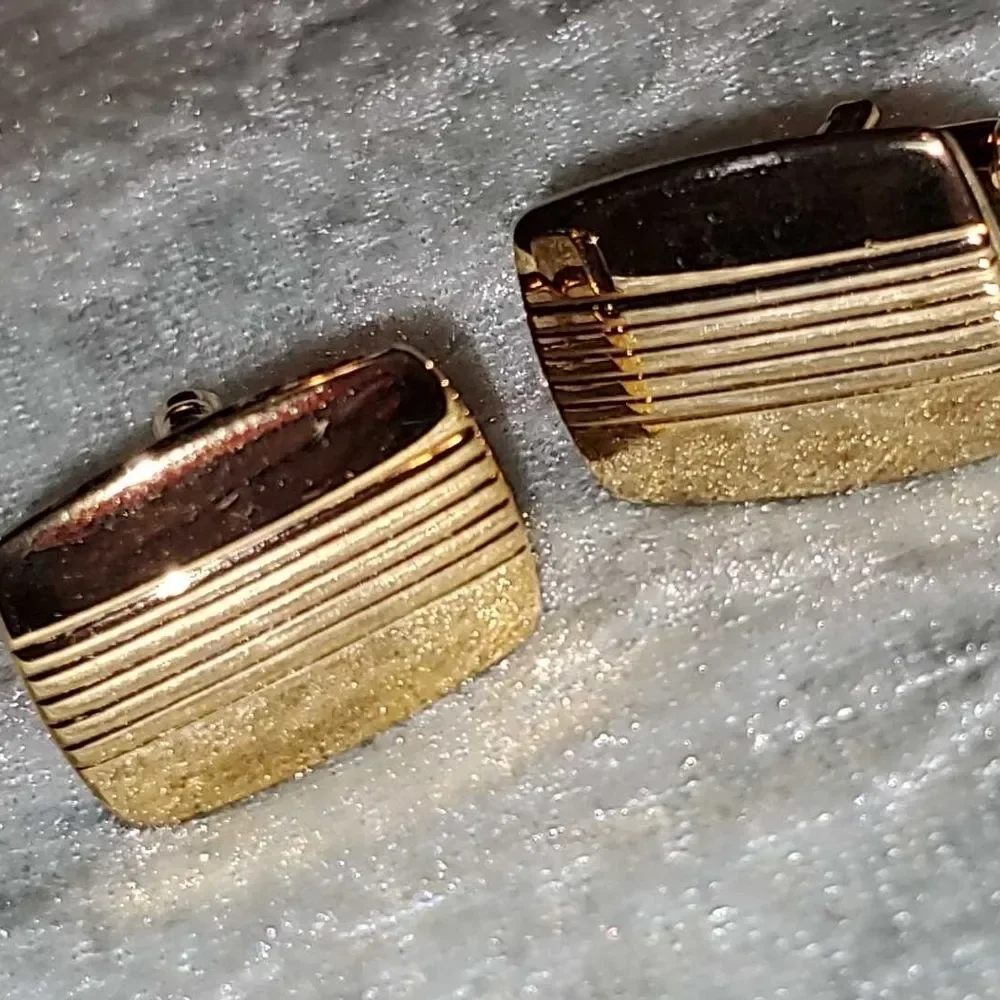 None sophisticated gold