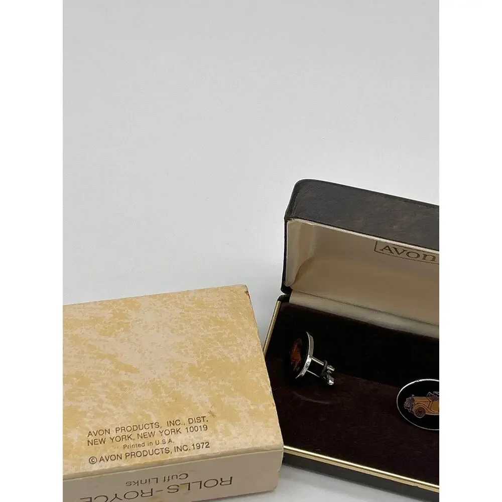 Unbranded vintage cufflink