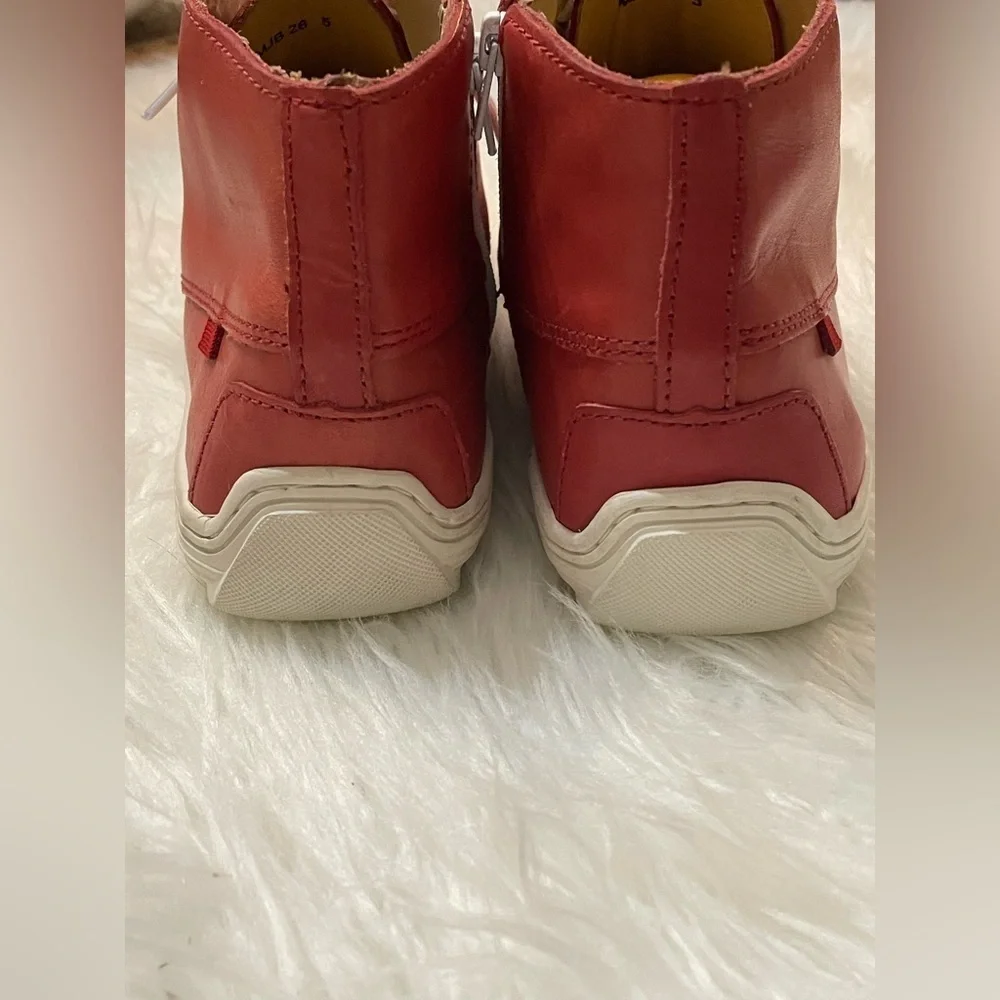 Marc Joseph leather pull made