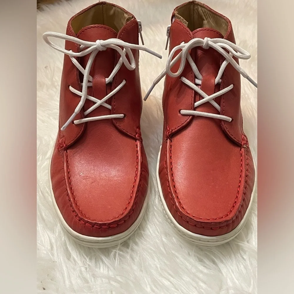 Marc Joseph made brownish leather