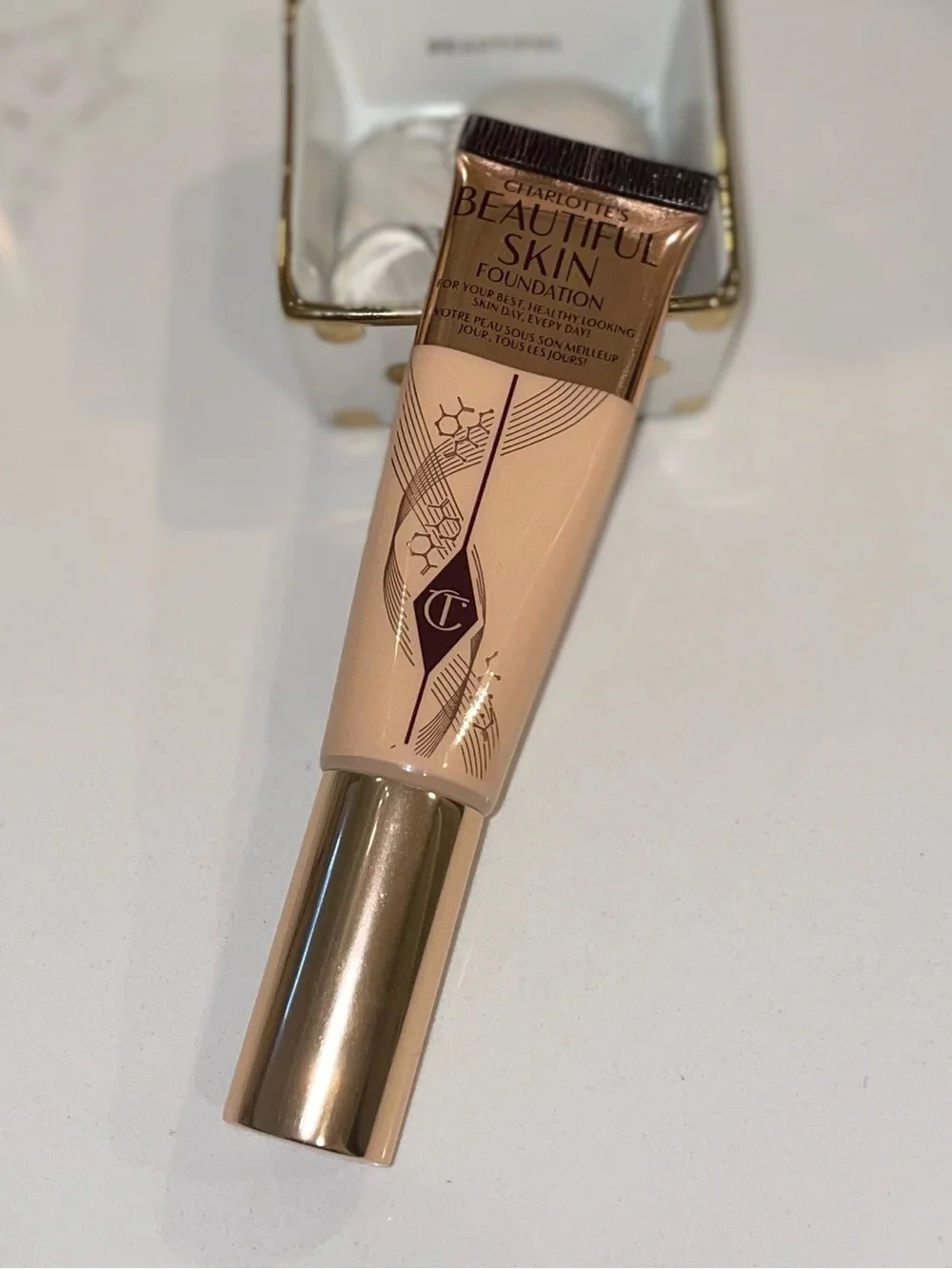 3N Charlotte Tilbury Beautiful Skin Foundation - 3 Neutral