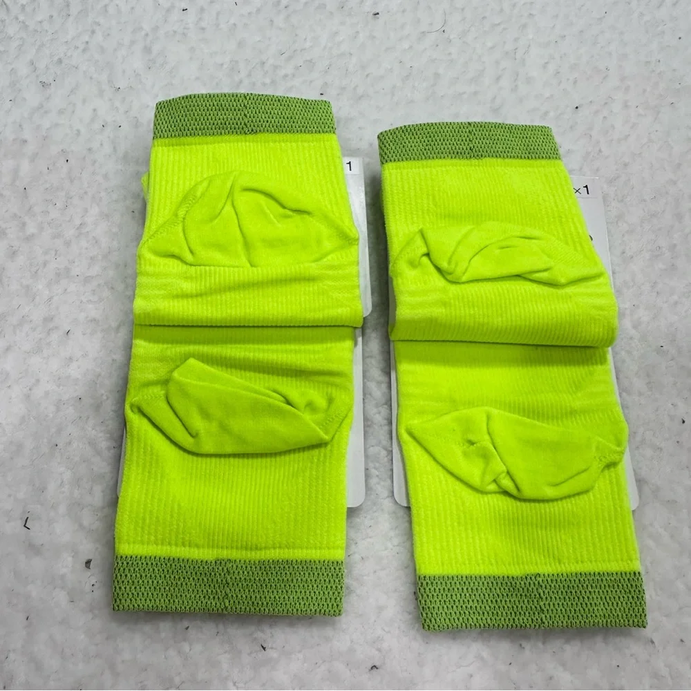 Nike neon lemon