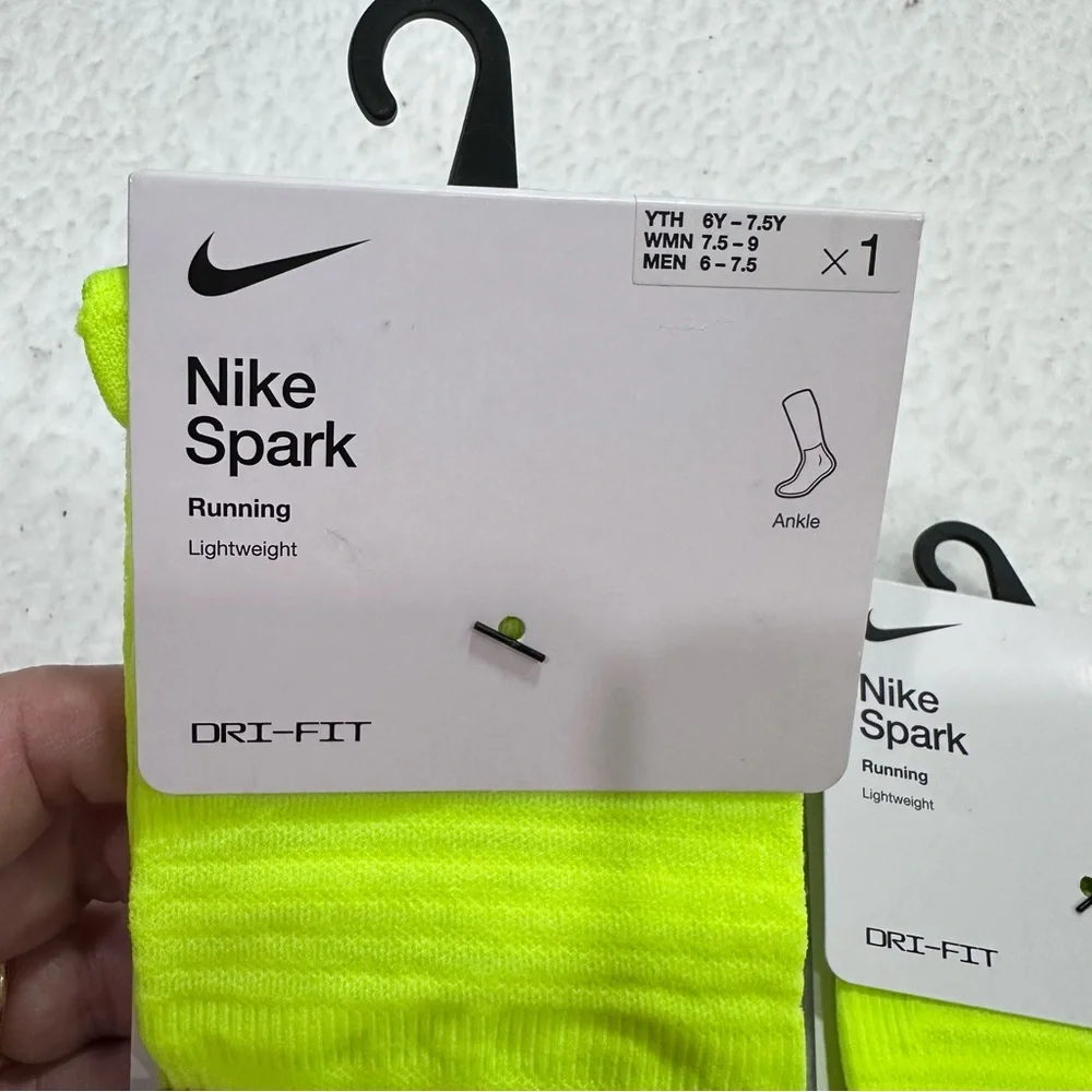 Nike neon lemon