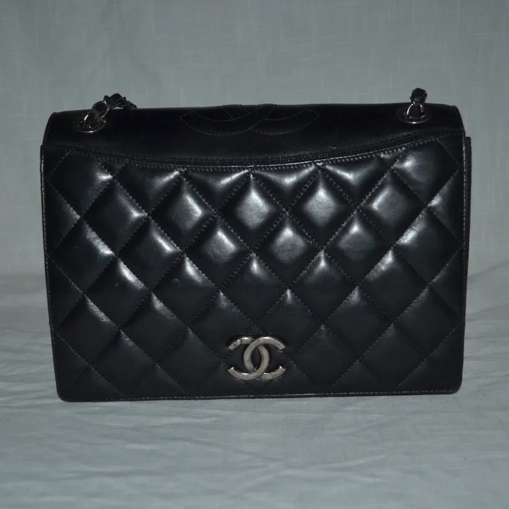 CHANEL flap authenticity