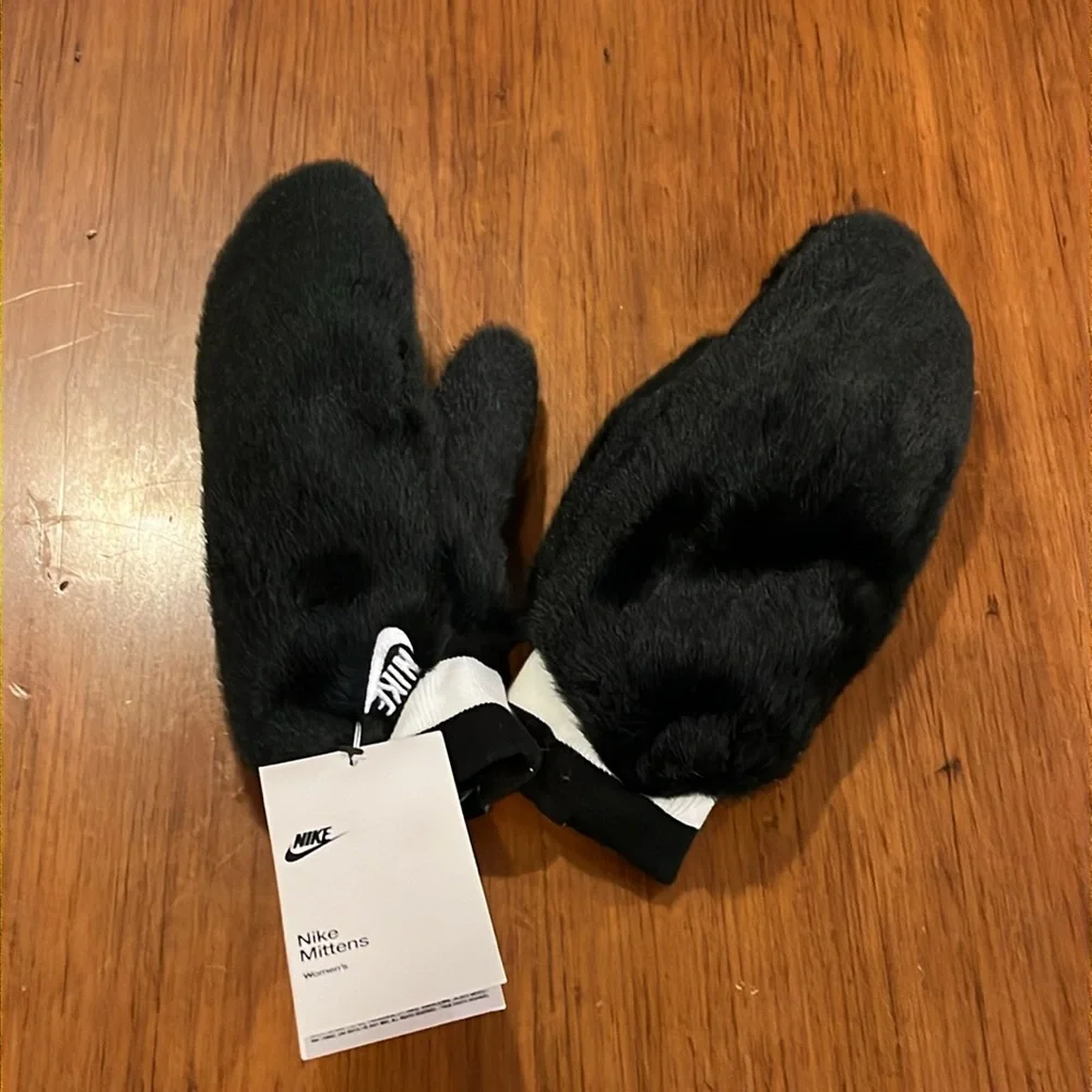 Nike item tags
