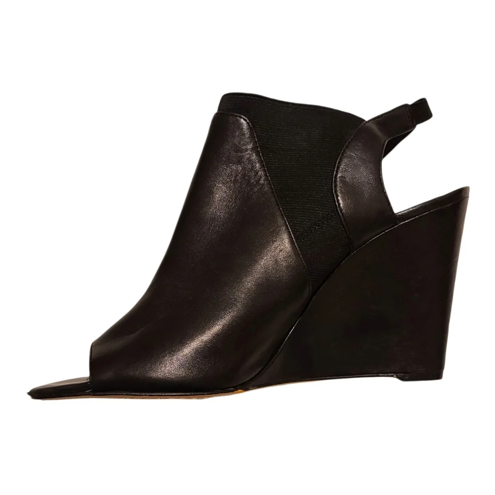 Vince Camuto vince camuto