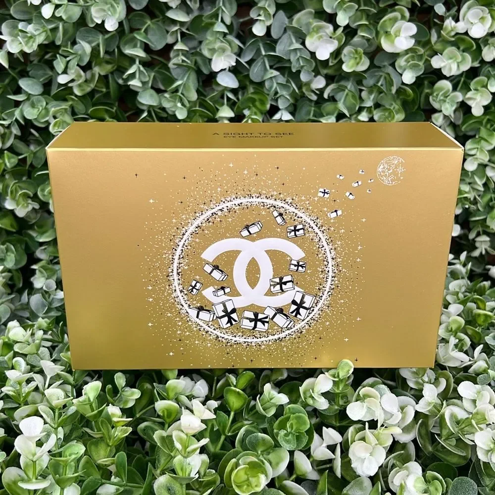 CHANEL box holiday