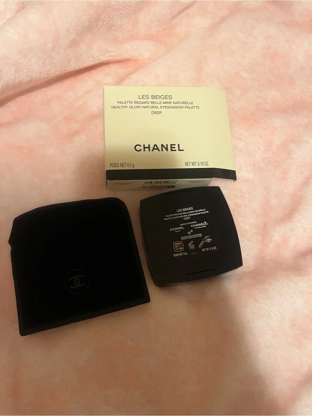 CHANEL compact eyeshadow