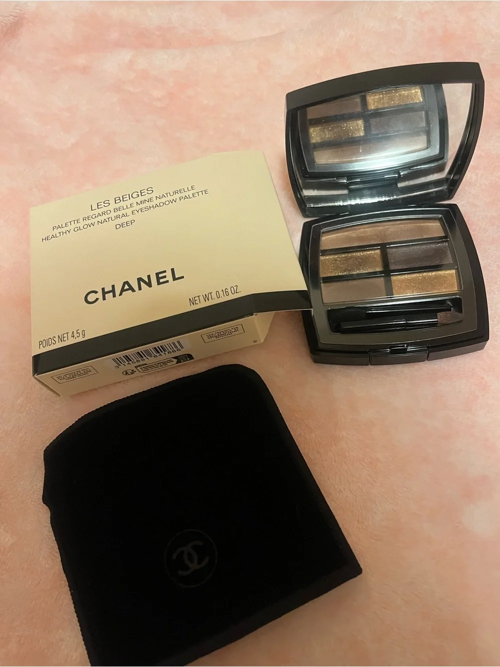 CHANEL compact eyeshadow