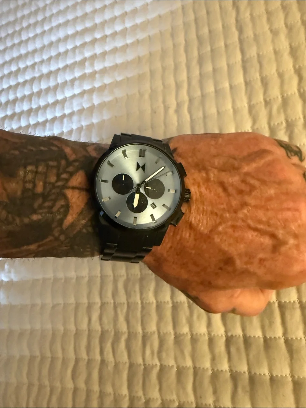 MVMT modern contrasting subdials
