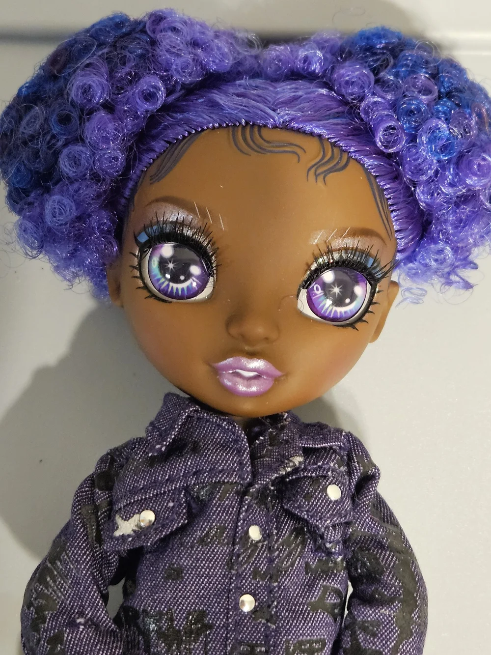 Rainbow High stylish purple