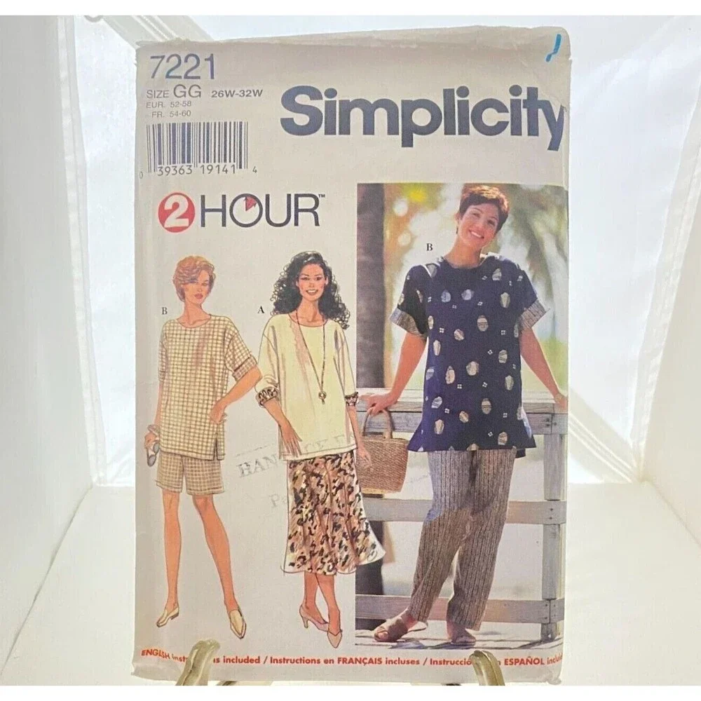 #7221 Simplicity Womens Top Pants Shorts and Skirt Sewing Pattern Size 26W-32W