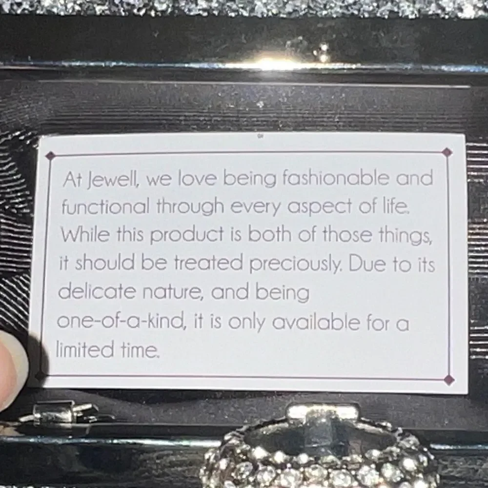 thirty-one jewell socialite