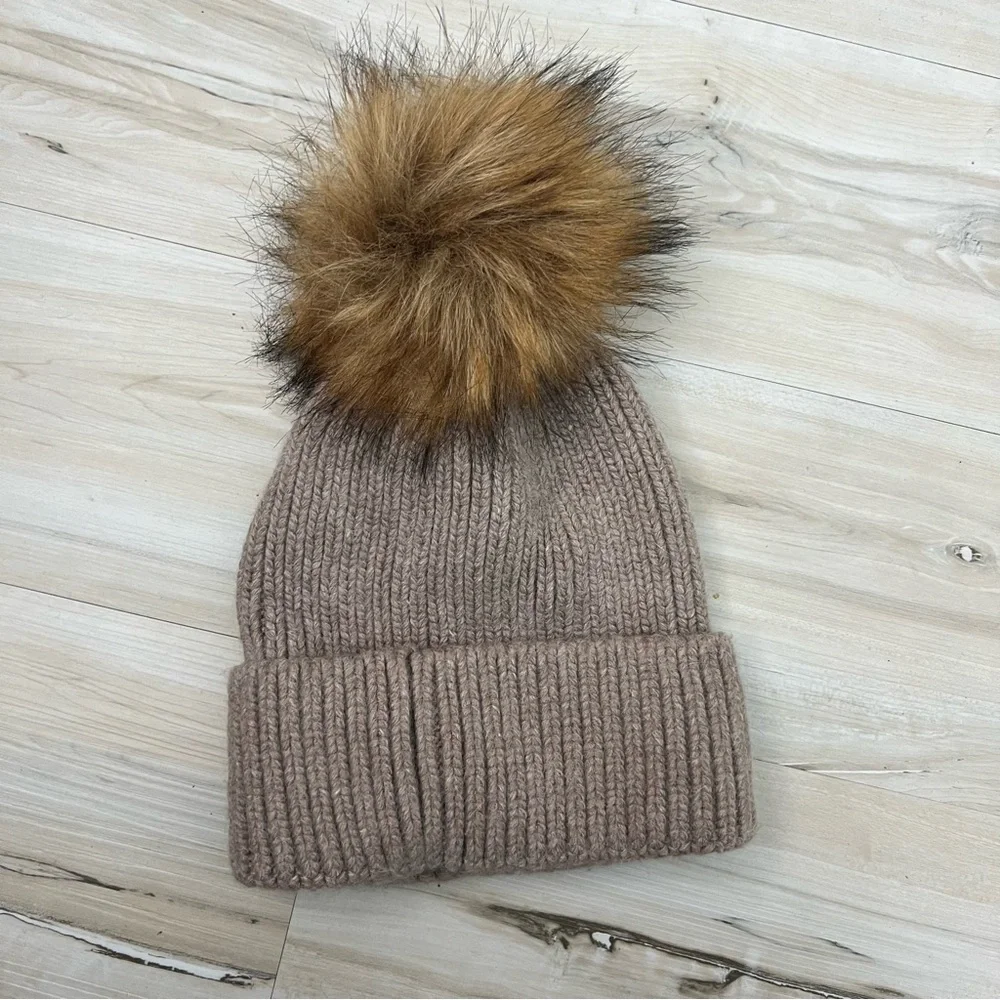 Norla Canada stylish knit