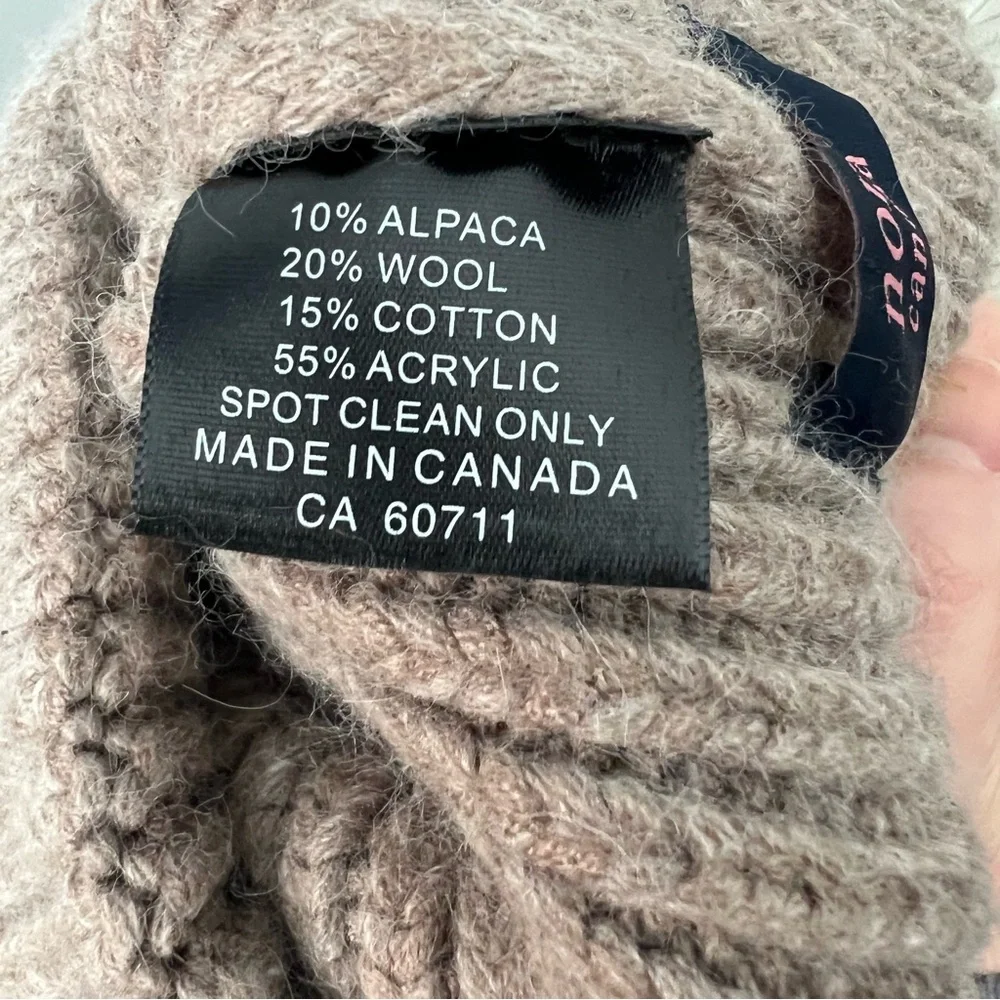 Norla Canada stylish knit