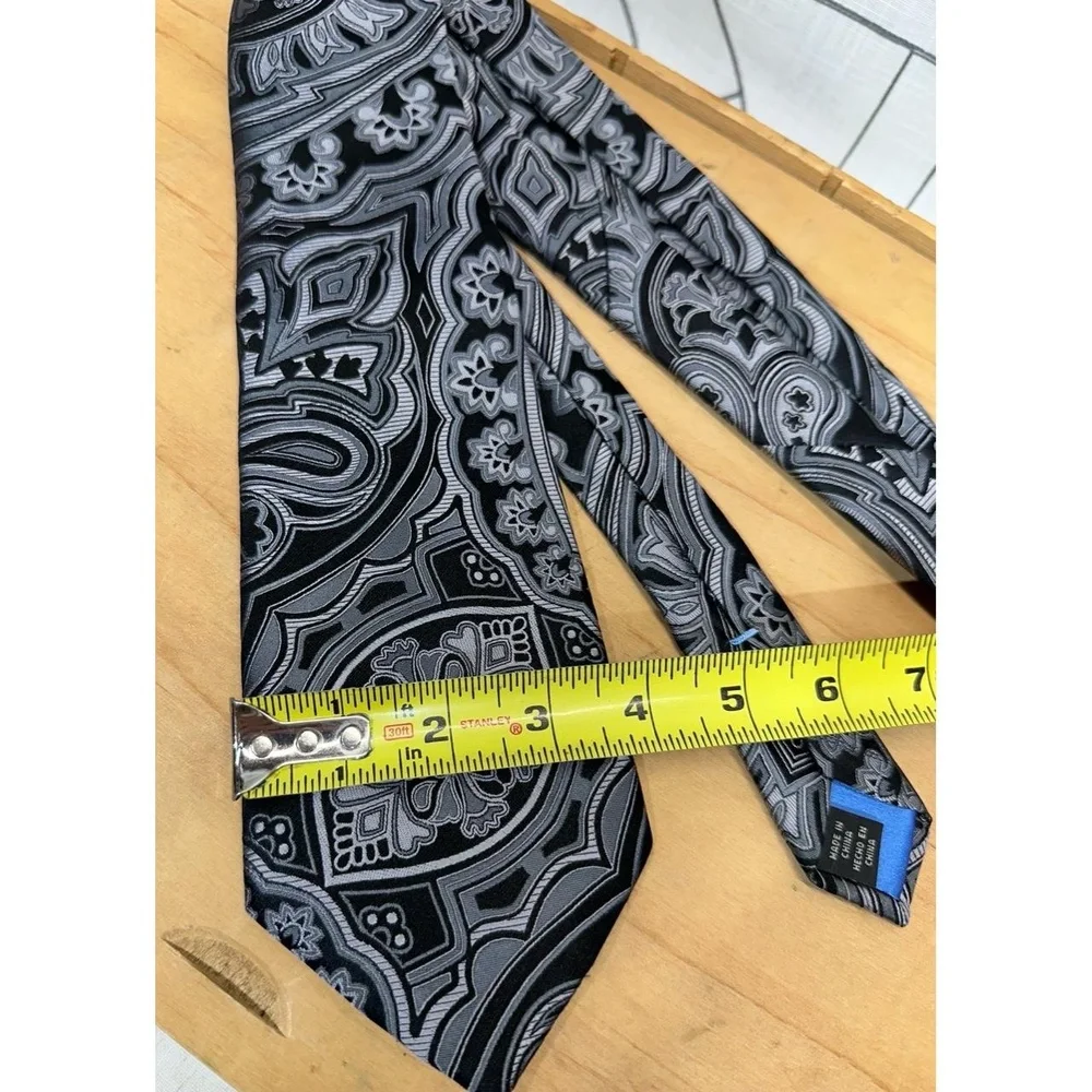Bugatti paisley pattern
