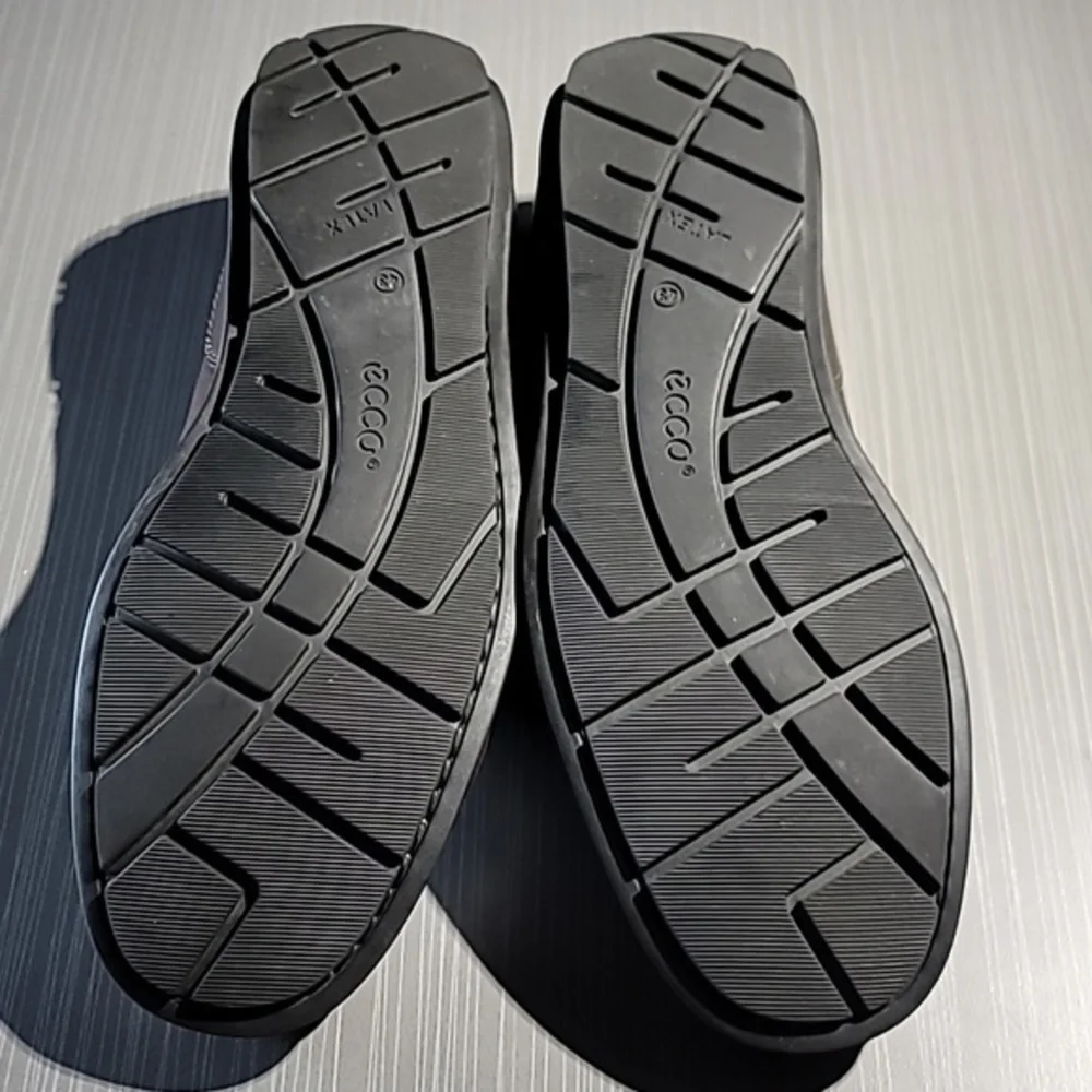 Ecco classic moc