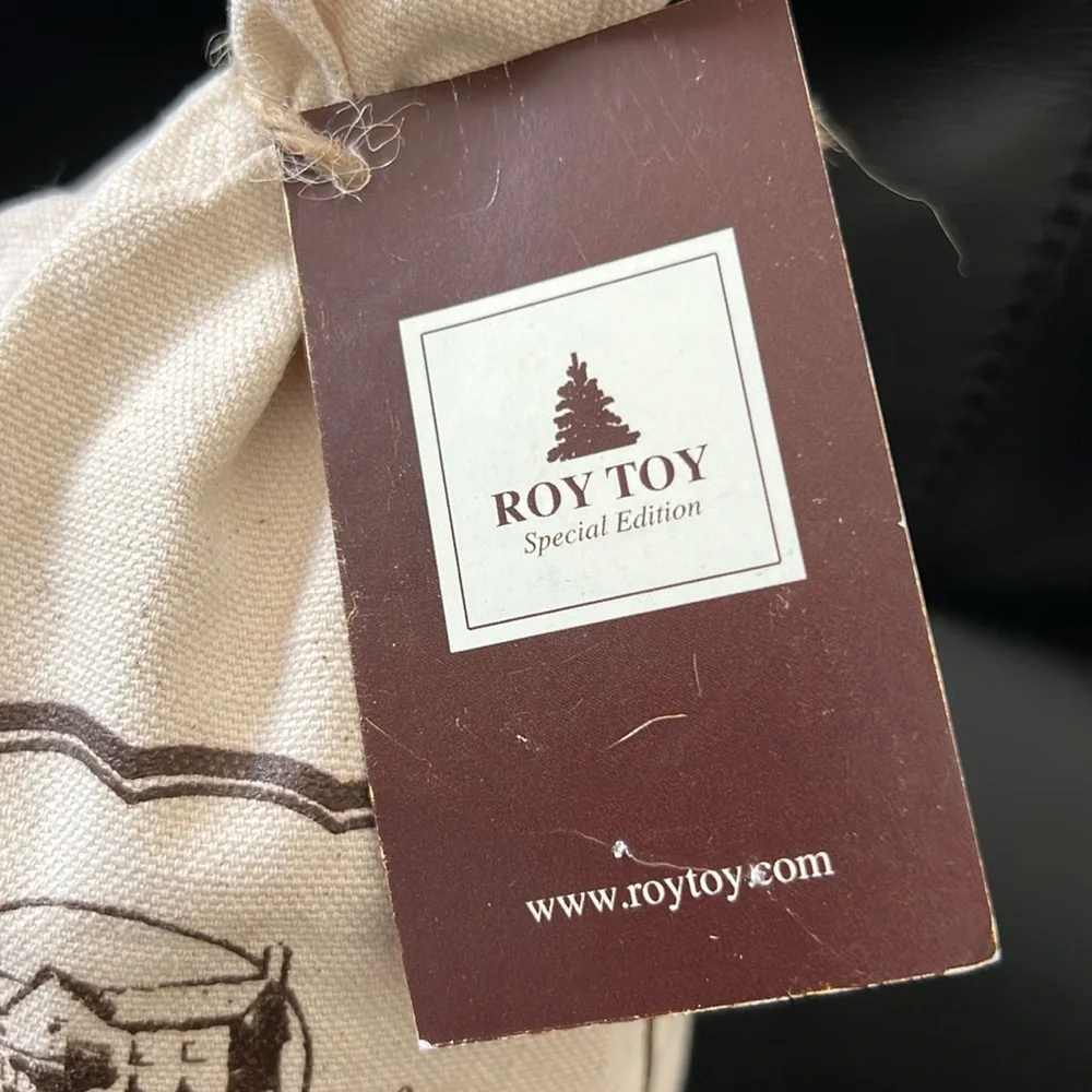 Roy Toy photos great