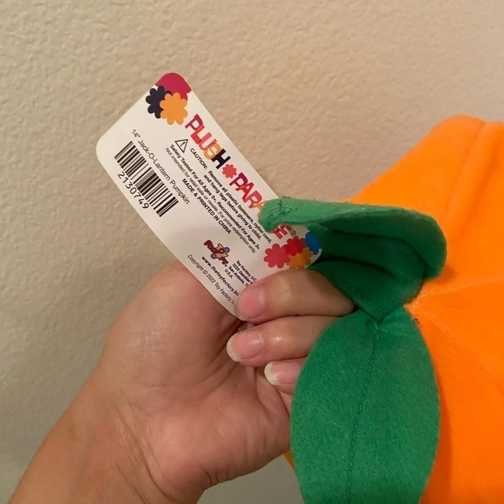 N/A stuffy smiling tag