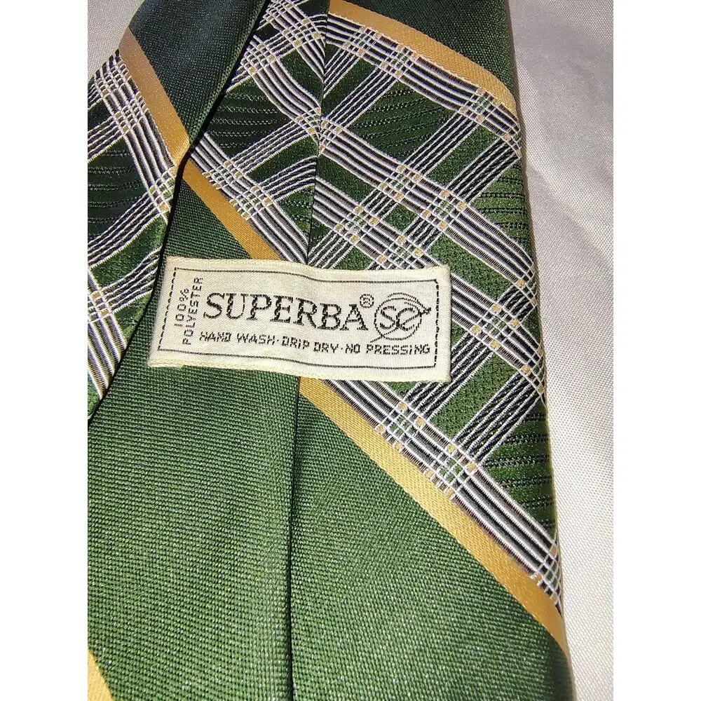 Superba wide attached checkered